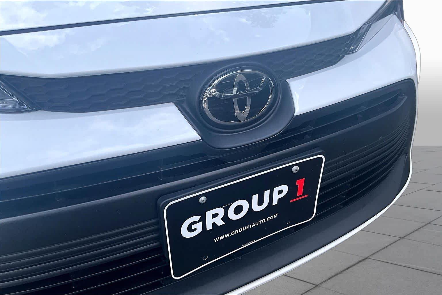 Used 2025 Toyota Corolla LE FWD image 32