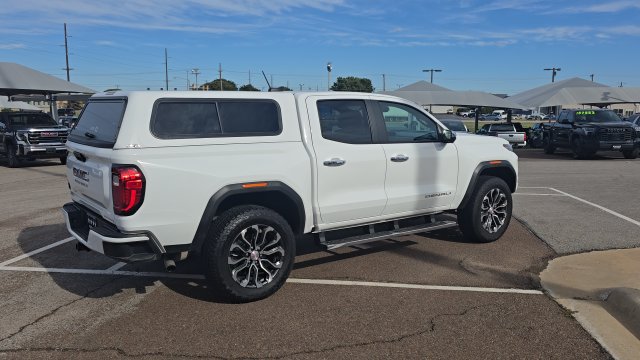 Used 2024 GMC Canyon Denali AWD/4WD image 9