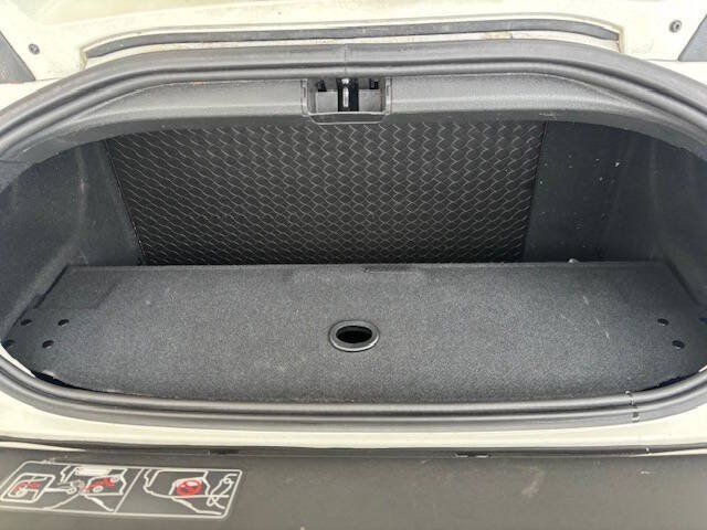 Used 2005 Chrysler Crossfire Limited RWD image 8
