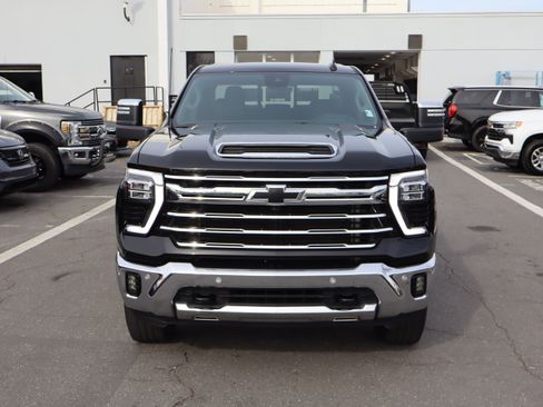 Certified 2024 Chevrolet Silverado 2500 LTZ w/ LTZ Premium Package image 3