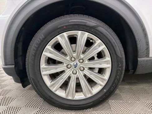 Used 2021 Ford Explorer Limited w/ Equipment Group 301A image 22