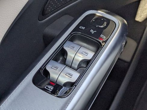 Used 2025 Mercedes-Benz E 350 Sedan image 25