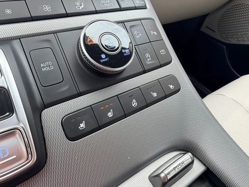 Used 2023 Hyundai Palisade Limited w/ Winter Package image 20