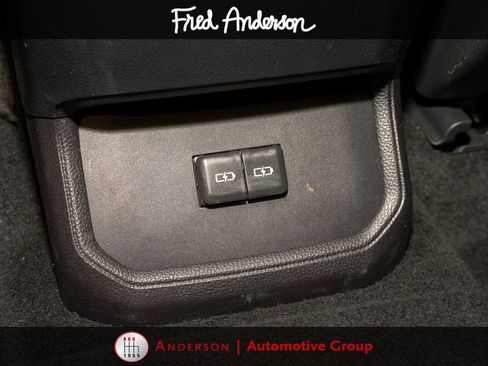 Used 2025 Toyota Highlander LE FWD image 8