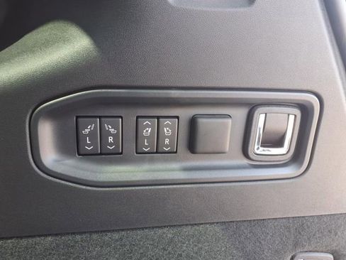 New 2026 Cadillac Vistiq Luxury image 36