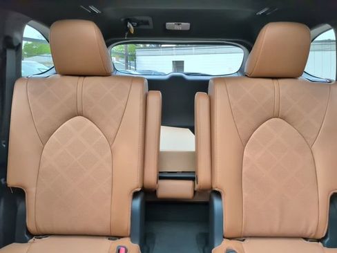Used 2026 Toyota Highlander Platinum AWD/4WD image 26