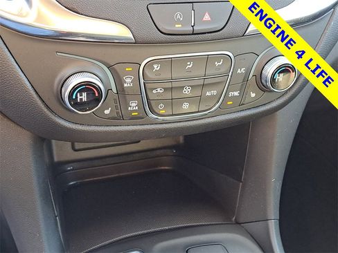 Used 2024 Chevrolet Equinox LT image 15