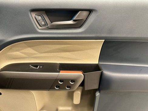 Used 2025 Ford Maverick Lariat w/ 4K Tow Package image 12