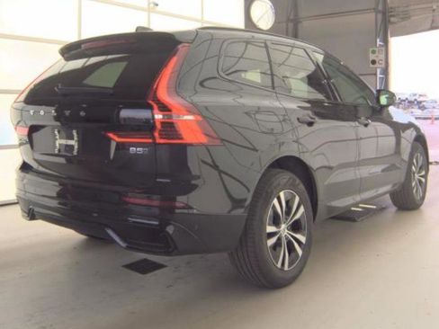 Certified 2025 Volvo XC60 B5 Core AWD/4WD image 3