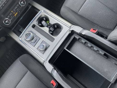 Used 2019 Ford Expedition XLT image 23