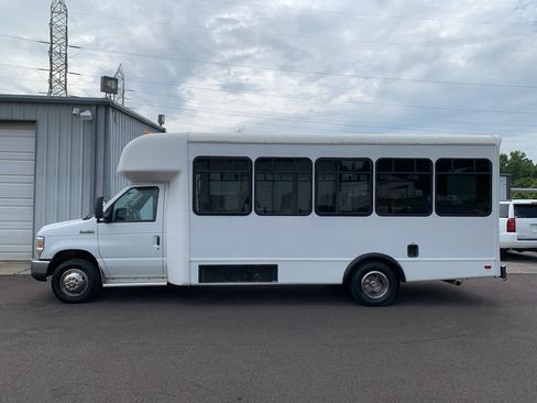 Used 2010 Ford E-450 and Econoline 450 Super Duty RWD image 6