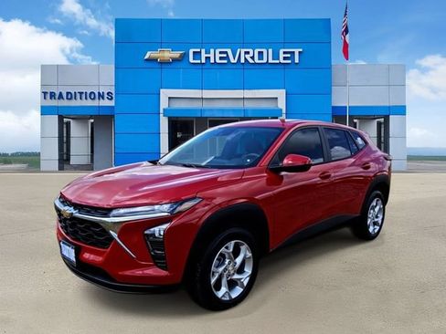 New 2026 Chevrolet Trax LS w/ LS Convenience Package FWD image 5
