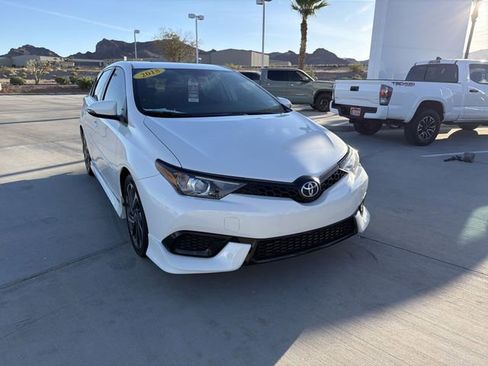 Used 2018 Toyota Corolla iM w/ Carpet Mat Package (TMS) FWD image 3