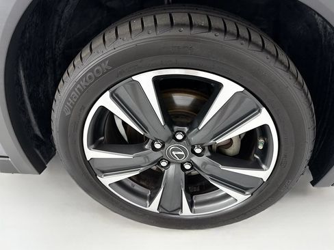 Used 2019 Lexus UX 200 FWD image 30