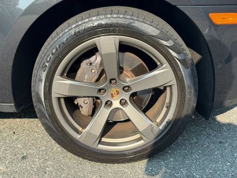 Used 2022 Porsche Macan w/ Premium Package Plus AWD/4WD image 9