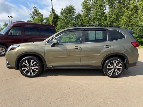 Used 2023 Subaru Forester Limited AWD/4WD image 2