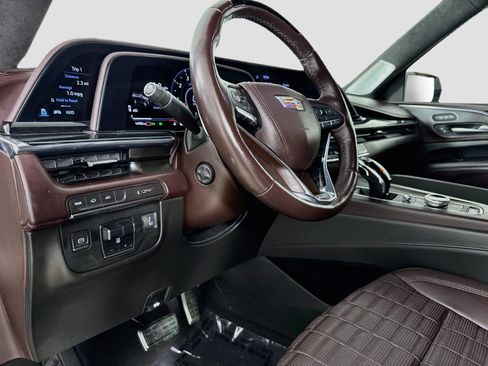 Used 2023 Cadillac Escalade ESV V w/ LPO, ONYX Package AWD/4WD image 11