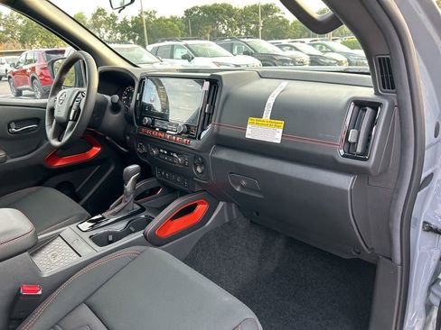 New 2025 Nissan Frontier PRO-4X w/ Pro Convenience Package image 38