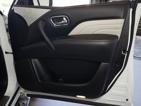 Used 2019 INFINITI QX80 Limited w/ All-Season Package image 24