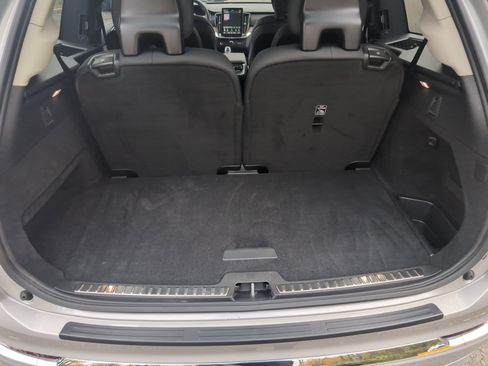 Used 2025 Volvo XC90 B6 Plus image 33