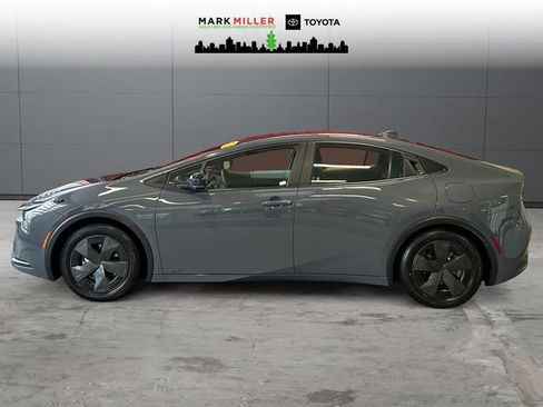 Used 2025 Toyota Prius LE image 2