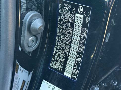 Used 2025 Toyota Corolla LE image 27