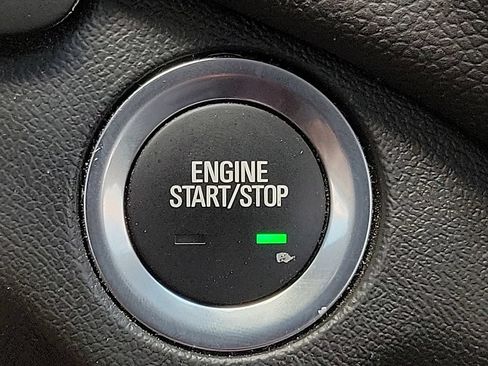 Used 2023 Chevrolet Equinox LT FWD image 17