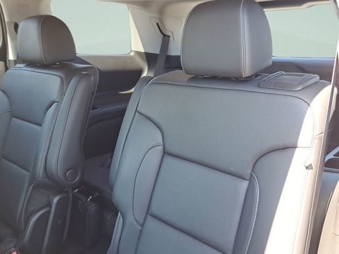 Used 2022 GMC Acadia SLT w/ Technology Package image 13