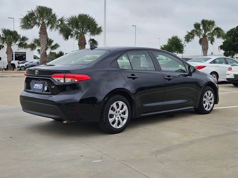 Used 2023 Toyota Corolla LE FWD image 5