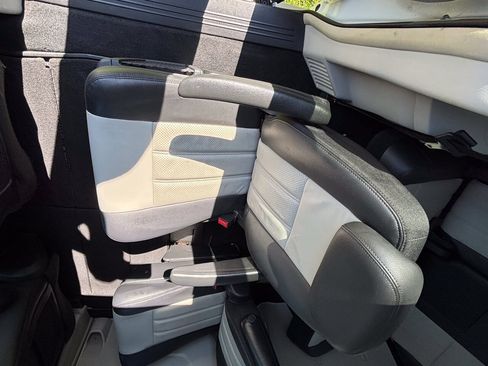 Used 2010 Chrysler Town & Country Touring Plus FWD image 12