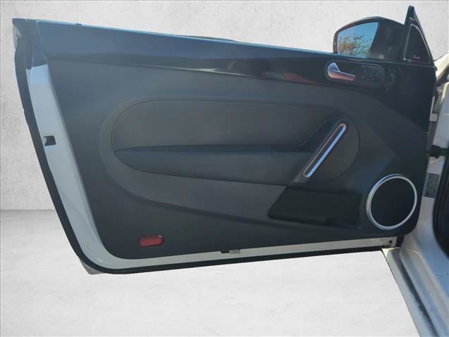 Used 2013 Volkswagen Beetle 2.0T FWD image 14