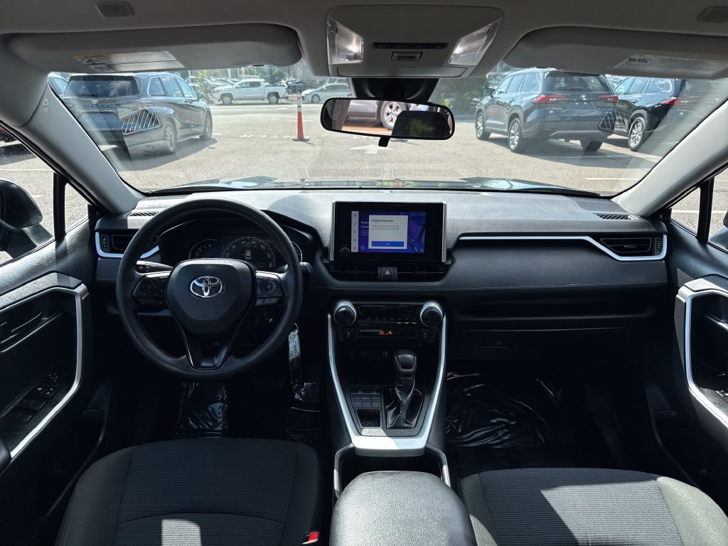 Used 2024 Toyota RAV4 LE AWD/4WD image 11