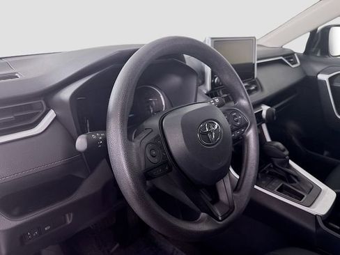 Certified 2025 Toyota RAV4 LE image 9