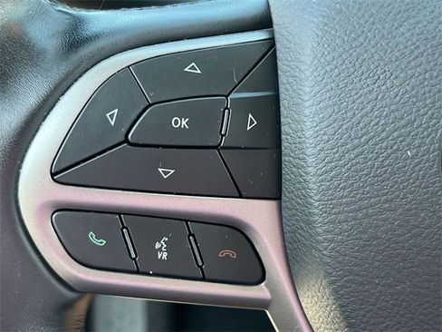 Used 2021 Jeep Cherokee Latitude Lux w/ Comfort/Convenience Group image 30