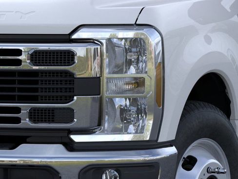 New 2025 Ford F350 XL w/ XL Chrome Package image 18