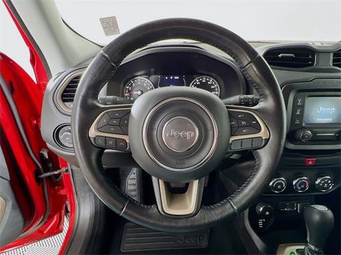 Used 2017 Jeep Renegade Latitude image 12