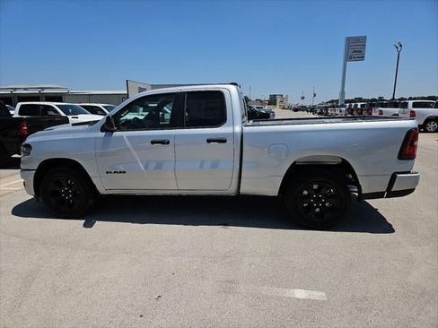 Used 2026 RAM 1500 Express AWD/4WD image 33