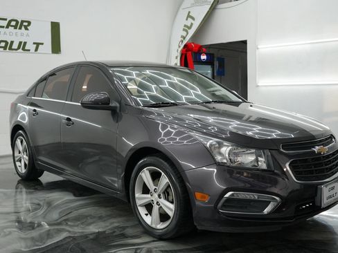 Used 2016 Chevrolet Cruze LT FWD image 4