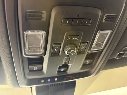 Used 2023 Chevrolet Tahoe Premier w/ Premium Package 2 AWD/4WD image 36