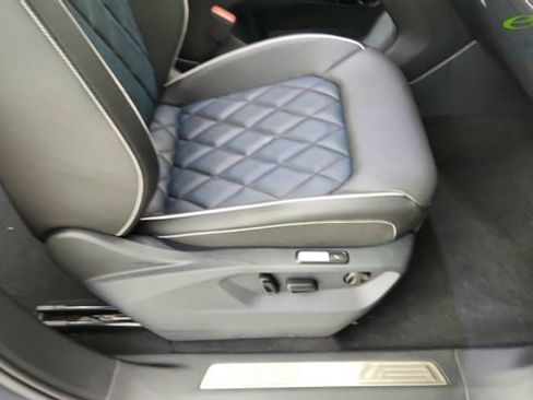 Used 2025 Volkswagen Atlas Cross Sport SEL Premium R-Line image 25