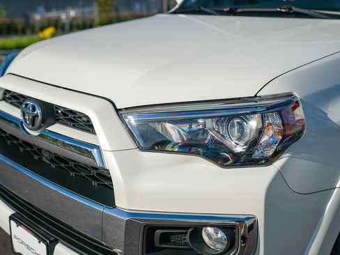 Used 2018 Toyota 4Runner Limited AWD/4WD image 28