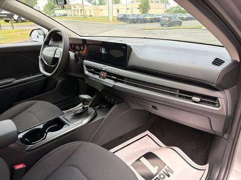 New 2026 Kia K4 FWD image 12