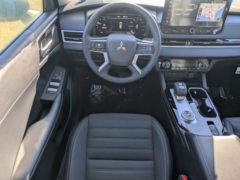 New 2026 Mitsubishi Outlander SE FWD image 14