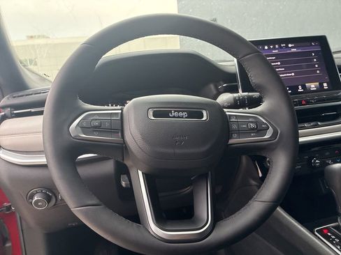 Used 2025 Jeep Compass Limited AWD/4WD image 20