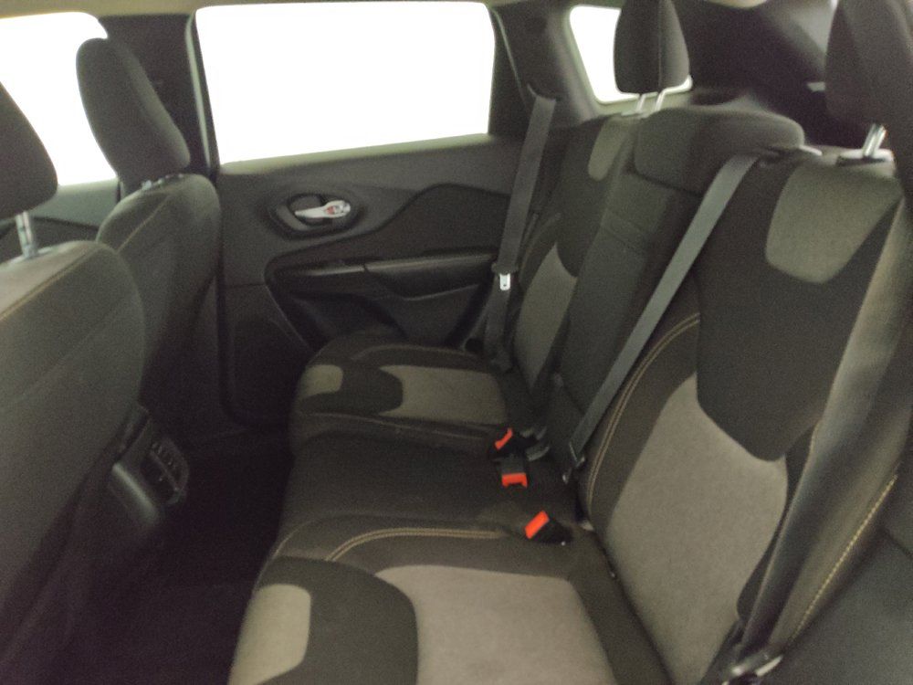Used 2014 Jeep Cherokee Latitude AWD/4WD image 18