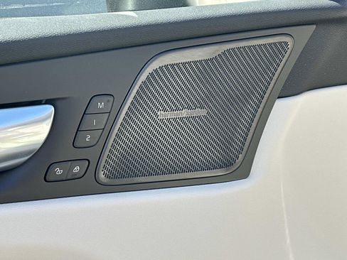 New 2026 Volvo XC60 B5 Ultra w/ Climate Package image 12