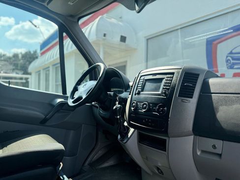 Used 2018 Mercedes-Benz Sprinter 2500 image 40