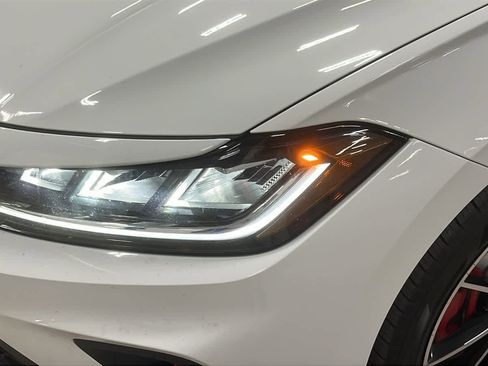 Used 2025 Volkswagen Jetta GLI Autobahn image 9