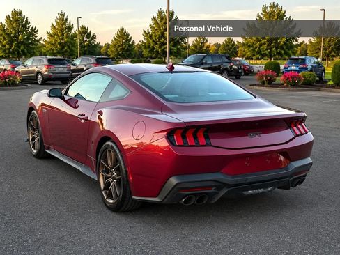 Used 2025 Ford Mustang GT Premium RWD image 3