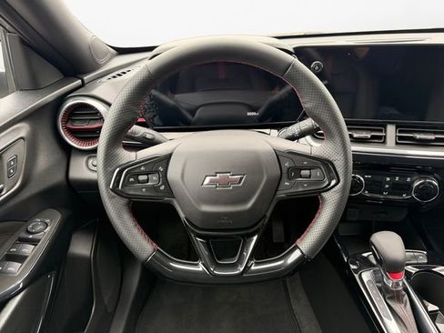 Used 2025 Chevrolet Trax RS w/ Driver Confidence Package image 12